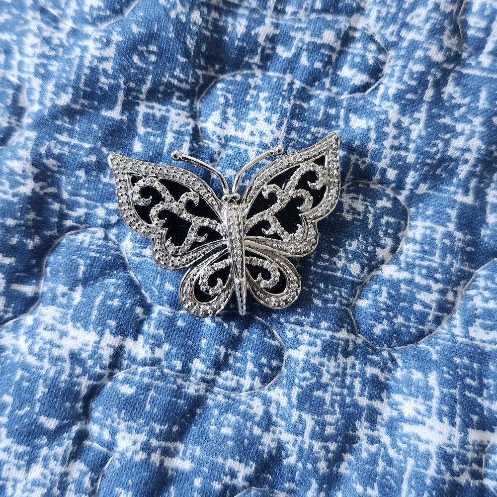 Elegant Silver Butterfly Pendent